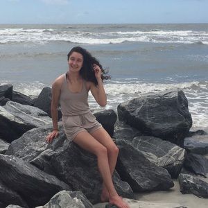 Meet your Posher, Alyssa